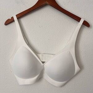 VRCOMFY White Seamless Jelly Bra